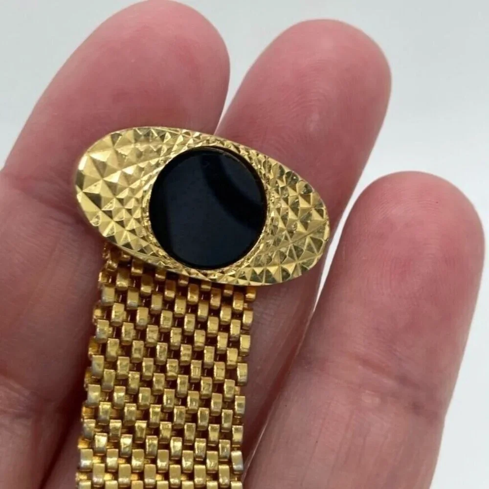 Vintage Diamond Cut Cufflinks‎ Oval Gold Tone Mesh Wrap Around Black Center